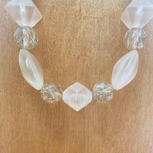 Vintage Pale Pastel Pink Silver Tinsel Translucent Frosted Bead Chunky Necklace - Picture 3 of 6